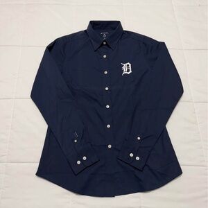 Antigua Detroit Tigers shirt